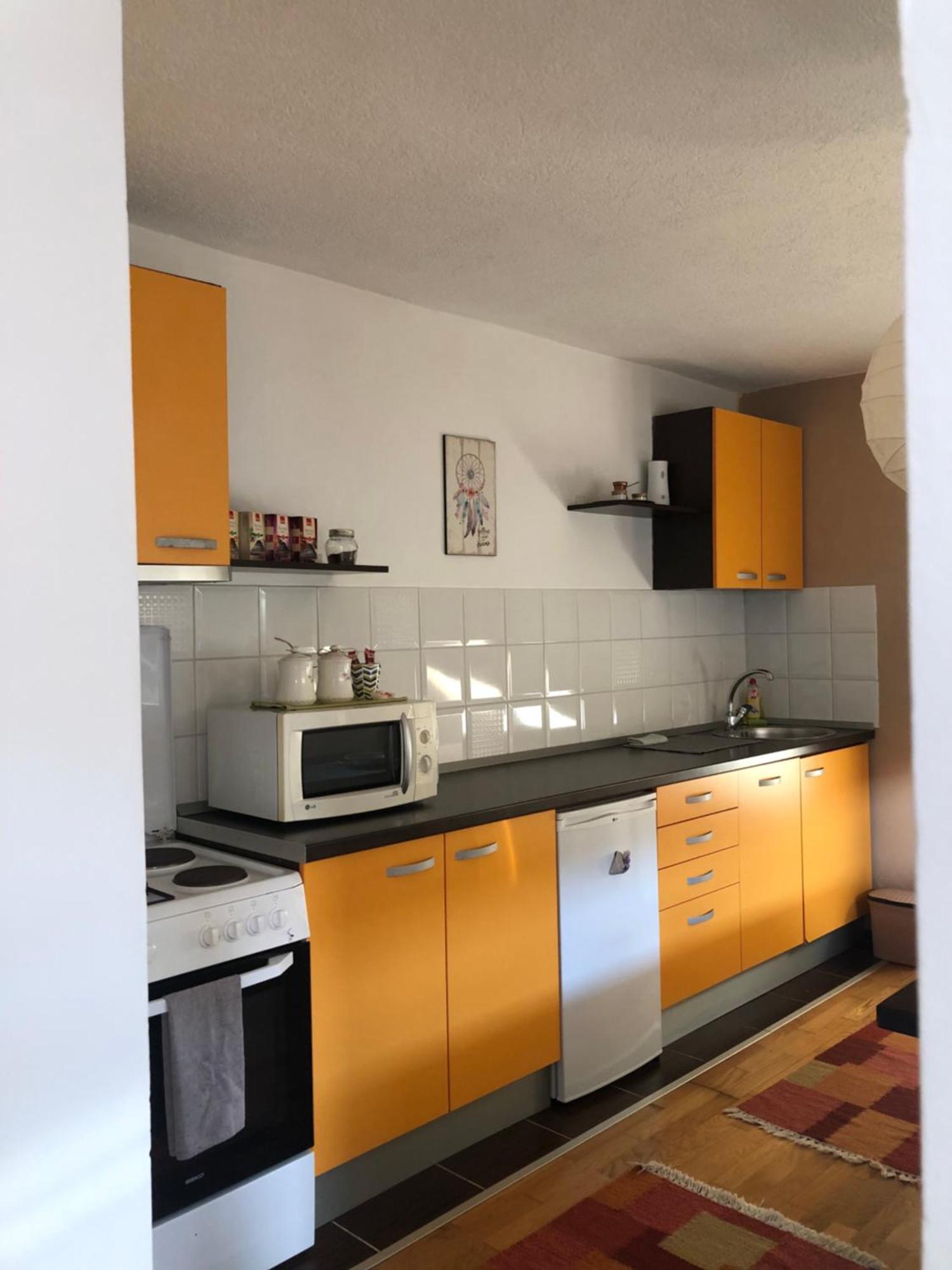 Apartment Incognito *
